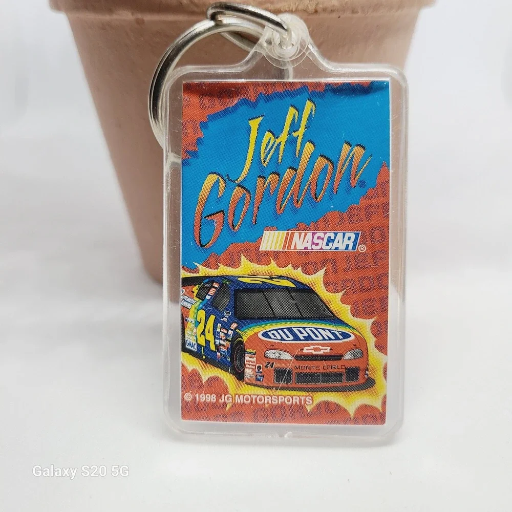 Jeff Gordon 24 NASCAR Racing Keychain 1998 Dupont Monte Carlo‎ Wingcraft Racing